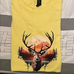 Gildan Yellow Deer Graphic T-Shirt